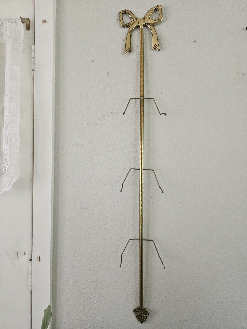 Brass Gold Bow Wall Hanging Plate Holder